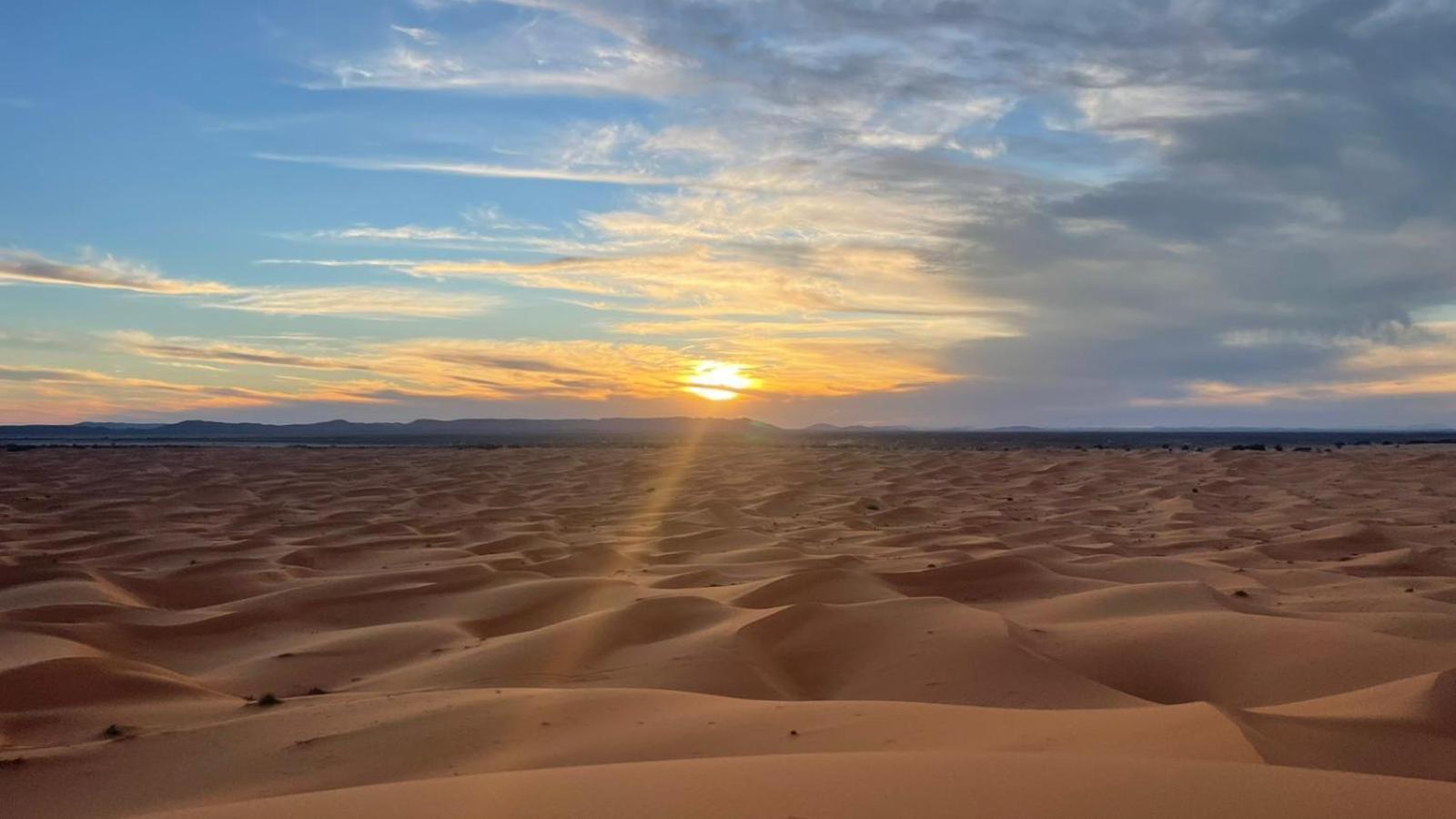 Sahara Luxury Camp Hotel Merzouga Bagian luar foto